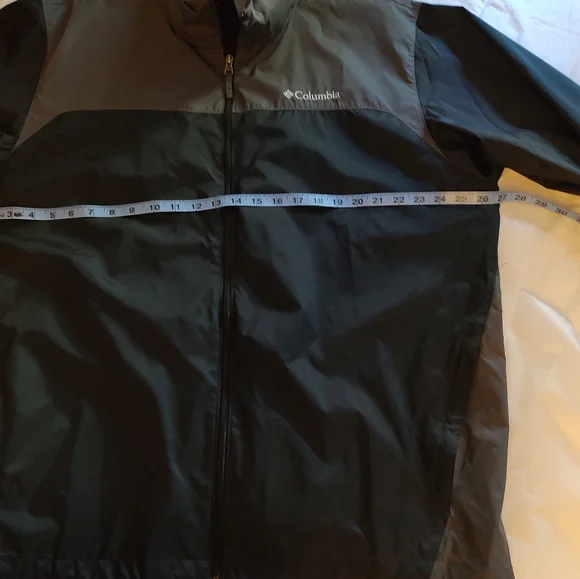 Columbia windbreaker with hood. Size XL - Picture 5 of 10